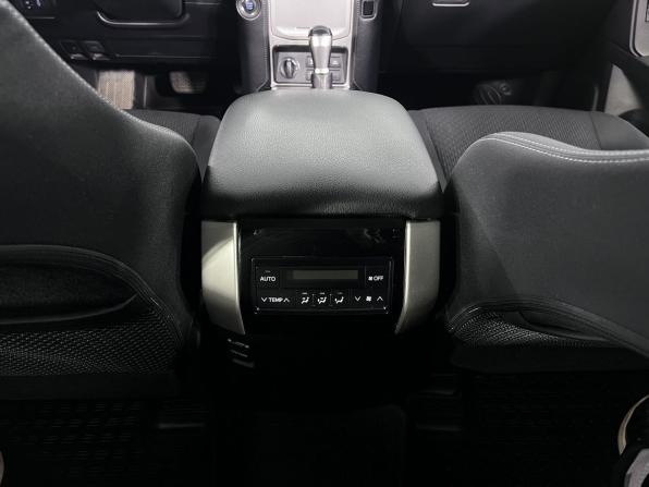 Toyota Land Cruiser Prado 150 Series Рестайлинг 2 с пробегом 2018 года, цена 5 300 000 рублей, 94467 км, внедорожник, Автокод Объявления