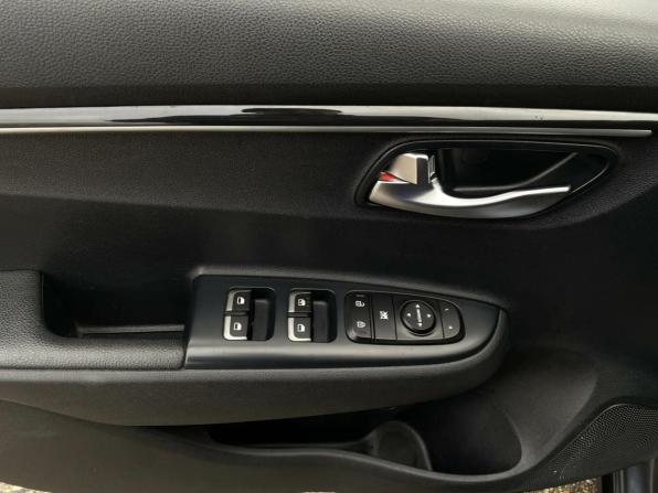 Kia Rio IV с пробегом 2019 года, цена 1 195 000 рублей, 91253 км, хэтчбек, Автокод Объявления