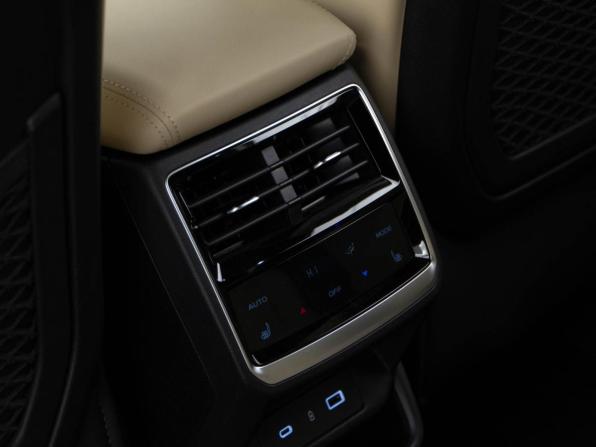 Geely Monjaro I Рестайлинг с пробегом 2025 года, цена 4 345 055 рублей, 60 км, внедорожник, Автокод Объявления