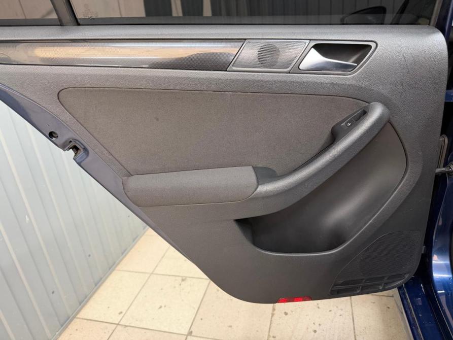 Volkswagen Jetta VI Магнитогорск  - изображение 14