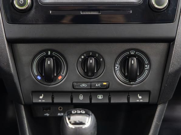 Skoda Rapid I с пробегом 2015 года, цена 1 188 000 рублей, 103249 км, лифтбек, Автокод Объявления