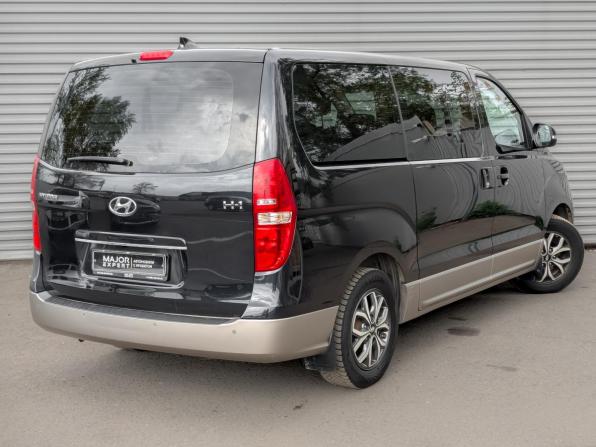 Hyundai H-1 II Рестайлинг 2 с пробегом 2021 года, цена 3 700 000 рублей, 73071 км, минивэн, Автокод Объявления