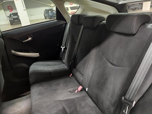 Toyota Prius III Рестайлинг (XW30) с пробегом 2015 года, цена 1 280 000 рублей, 114561 км, лифтбек, Автокод Объявления
