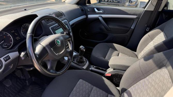 Skoda Octavia II (A5) Рестайлинг с пробегом 2012 года, цена 469 000 рублей, 261000 км, лифтбек, Автокод Объявления