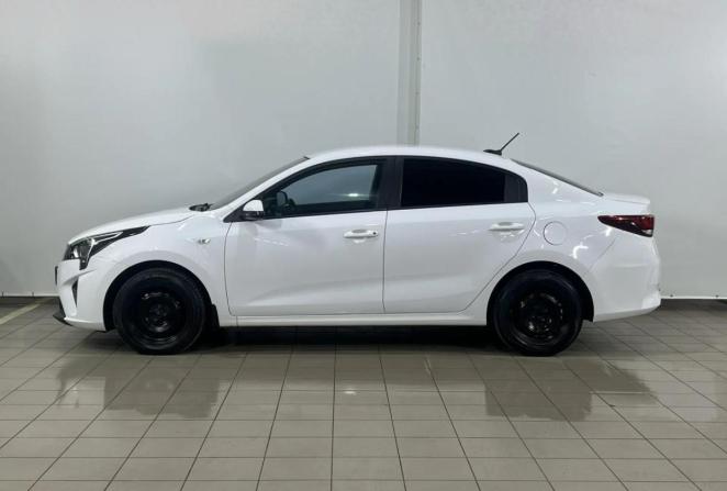 Kia Rio IV Рестайлинг (Global market) с пробегом 2021 года, цена 1 375 000 рублей, 99243 км, седан, Автокод Объявления