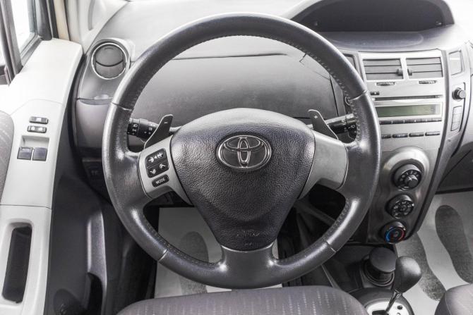 Toyota Yaris II Рестайлинг с пробегом 2009 года, цена 499 000 рублей, 332000 км, хэтчбек, Автокод Объявления