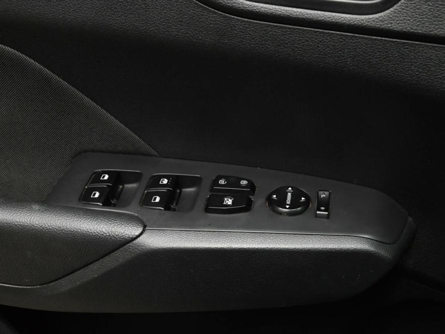 Hyundai Solaris II Екатеринбург  - изображение 12