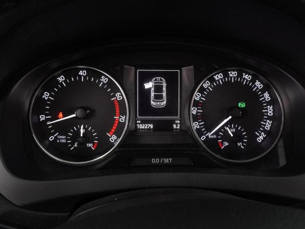 Skoda Rapid I с пробегом 2015 года, цена 1 299 000 рублей, 102279 км, лифтбек, Автокод Объявления