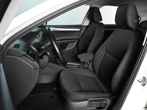 Skoda Octavia III (A7) Рестайлинг с пробегом 2019 года, цена 1 199 000 рублей, 135440 км, лифтбек, Автокод Объявления