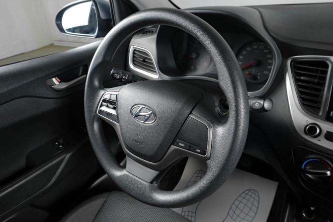 Hyundai Solaris II с пробегом 2017 года, цена 1 489 000 рублей, 111500 км, седан, Автокод Объявления