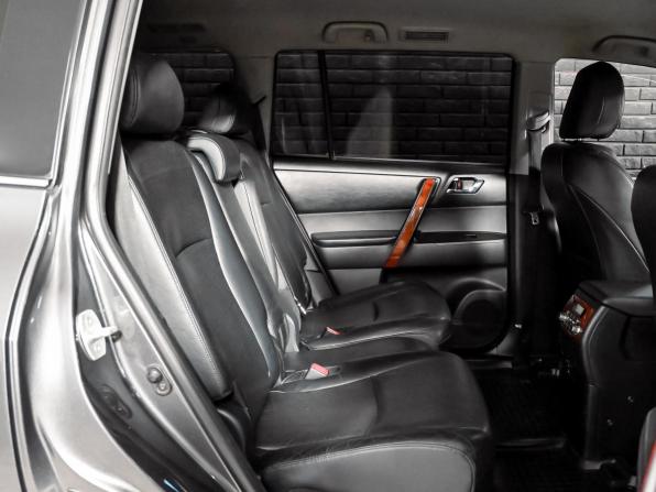 Toyota Highlander II (XU40) Рестайлинг с пробегом 2011 года, цена 2 150 000 рублей, 172064 км, внедорожник, Автокод Объявления