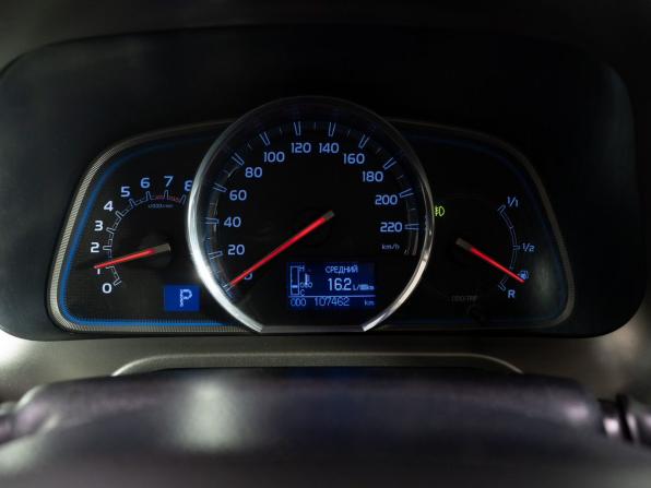 Toyota RAV4 IV (XA40) Рестайлинг с пробегом 2015 года, цена 2 385 000 рублей, 107500 км, внедорожник, Автокод Объявления