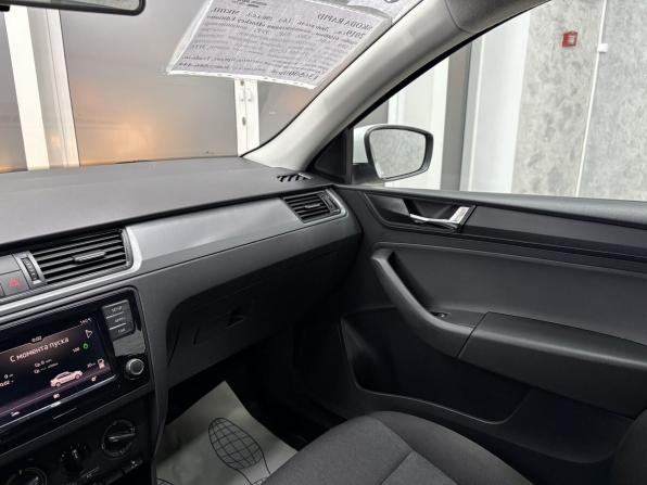 Skoda Rapid I Рестайлинг с пробегом 2019 года, цена 1 365 000 рублей, 61600 км, лифтбек, Автокод Объявления