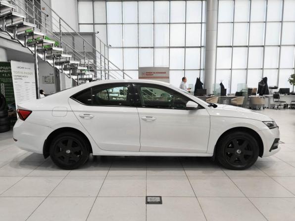 Skoda Octavia IV (A8) с пробегом 2021 года, цена 1 790 000 рублей, 180938 км, лифтбек, Автокод Объявления
