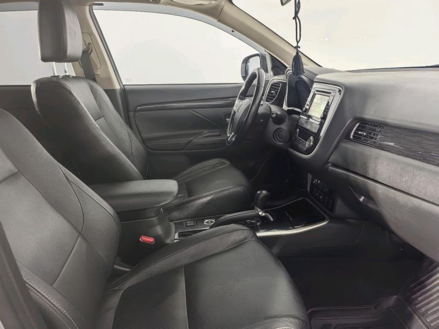 Mitsubishi Outlander III Рестайлинг 2 Санкт-Петербург  - изображение 16