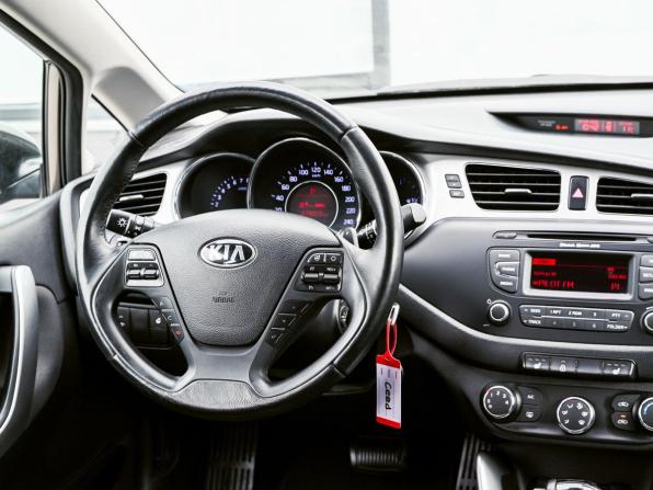 Kia Ceed II с пробегом 2015 года, цена 1 345 000 рублей, 142000 км, хэтчбек, Автокод Объявления