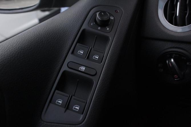 Volkswagen Tiguan I Рестайлинг с пробегом 2016 года, цена 1 690 000 рублей, 165353 км, внедорожник, Автокод Объявления