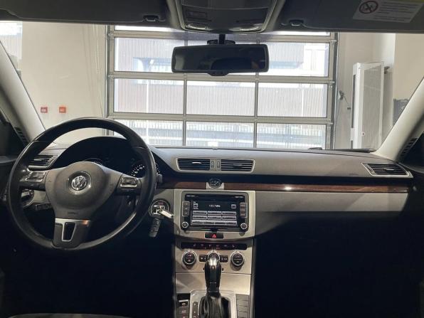 Volkswagen Passat B7 с пробегом 2012 года, цена 950 000 рублей, 243650 км, универсал, Автокод Объявления
