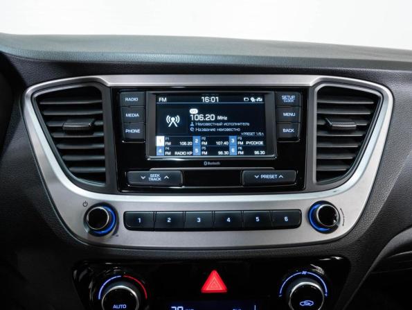 Hyundai Solaris II с пробегом 2017 года, цена 1 355 000 рублей, 78345 км, седан, Автокод Объявления
