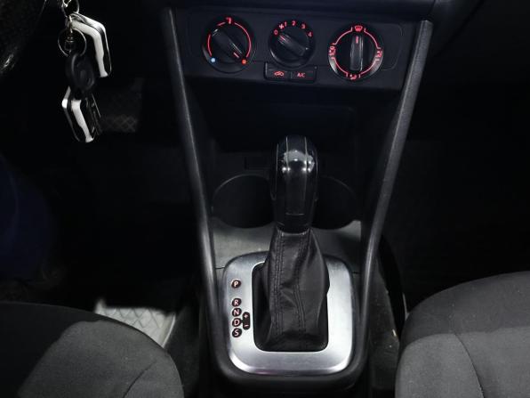 Volkswagen Polo V с пробегом 2015 года, цена 765 000 рублей, 184230 км, седан, Автокод Объявления