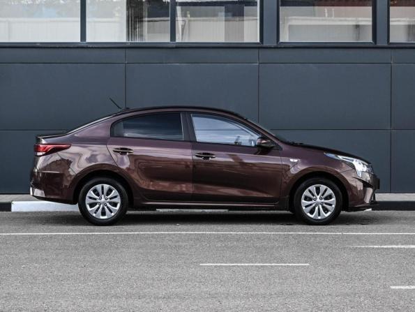 Kia Rio IV Рестайлинг с пробегом 2021 года, цена 1 719 000 рублей, 73273 км, седан, Автокод Объявления