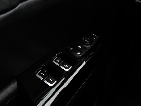 Kia Sportage IV Рестайлинг с пробегом 2021 года, цена 2 891 295 рублей, 63303 км, внедорожник, Автокод Объявления