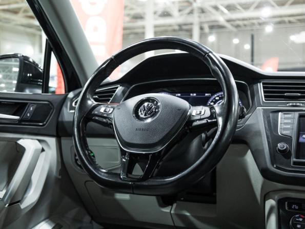 Volkswagen Tiguan II с пробегом 2017 года, цена 2 499 000 рублей, 88903 км, внедорожник, Автокод Объявления