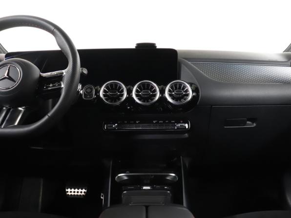 Mercedes-Benz GLA II (H247) Рестайлинг с пробегом 2025 года, цена 6 137 010 рублей, 3656 км, внедорожник, Автокод Объявления