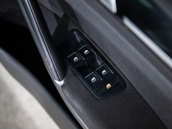 Volkswagen Golf VII с пробегом 2014 года, цена 1 335 000 рублей, 87207 км, универсал, Автокод Объявления
