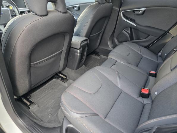 Volvo V40 Cross Country I с пробегом 2015 года, цена 1 350 000 рублей, 126644 км, хэтчбек, Автокод Объявления