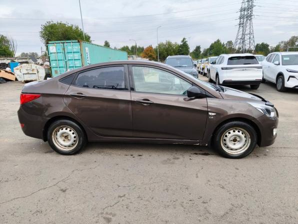Hyundai Solaris I Рестайлинг с пробегом 2016 года, цена 949 000 рублей, 120000 км, седан, Автокод Объявления