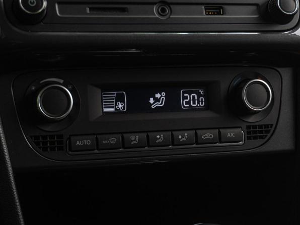 Volkswagen Polo V Рестайлинг с пробегом 2018 года, цена 1 609 000 рублей, 75740 км, седан, Автокод Объявления