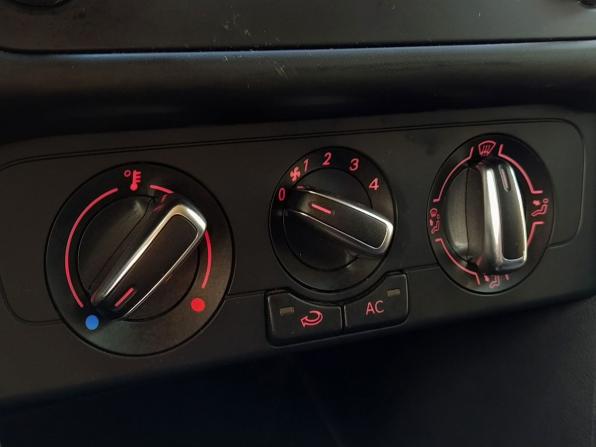 Volkswagen Polo V с пробегом 2012 года, цена 739 000 рублей, 119773 км, седан, Автокод Объявления