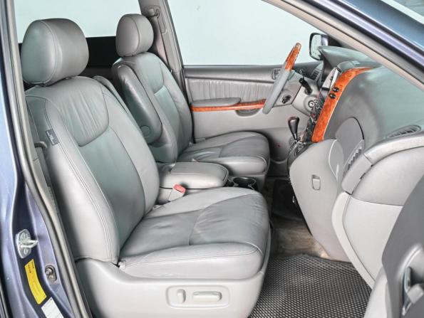 Toyota Sienna II Рестайлинг с пробегом 2008 года, цена 1 068 070 рублей, 236724 км, минивэн, Автокод Объявления