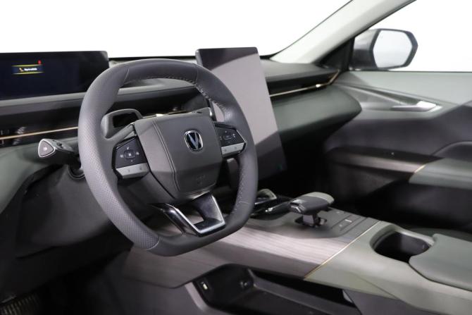 Changan Lamore с пробегом 2024 года, цена 2 179 990 рублей, 4598 км, седан, Автокод Объявления