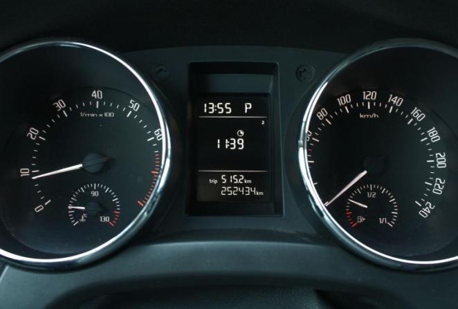 Skoda Yeti I Рестайлинг с пробегом 2013 года, цена 1 000 000 рублей, 252434 км, внедорожник, Автокод Объявления