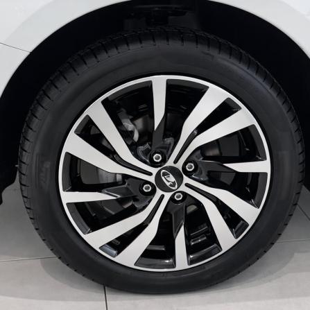 Lada (ВАЗ) Vesta I Рестайлинг (NG) с пробегом 2025 года, цена 1 735 000 рублей, 407 км, седан, Автокод Объявления