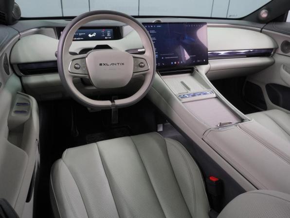 Exeed Exlantix ES с пробегом 2025 года, цена 4 699 000 рублей, 10653 км, седан, Автокод Объявления