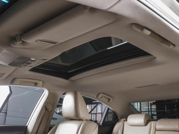 Lexus ES VI с пробегом 2014 года, цена 2 199 000 рублей, 208490 км, седан, Автокод Объявления