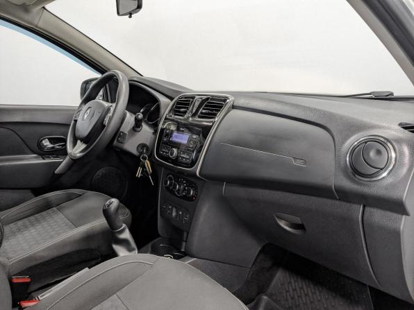 Renault Logan II с пробегом 2018 года, цена 800 000 рублей, 119300 км, седан, Автокод Объявления