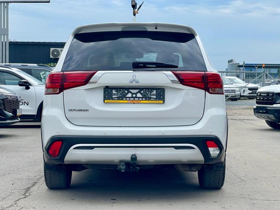 Mitsubishi Outlander III Рестайлинг 3 Вологда  - изображение 4