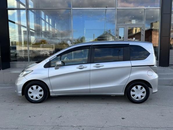 Honda Freed I Рестайлинг с пробегом 2012 года, цена 1 020 000 рублей, 148222 км, компактвэн, Автокод Объявления