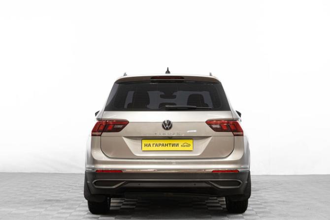 Volkswagen Tiguan II Рестайлинг с пробегом 2021 года, цена 2 549 000 рублей, 83000 км, внедорожник, Автокод Объявления