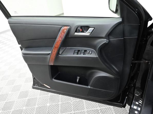 Toyota Highlander II (XU40) Рестайлинг с пробегом 2013 года, цена 1 299 000 рублей, 138358 км, внедорожник, Автокод Объявления