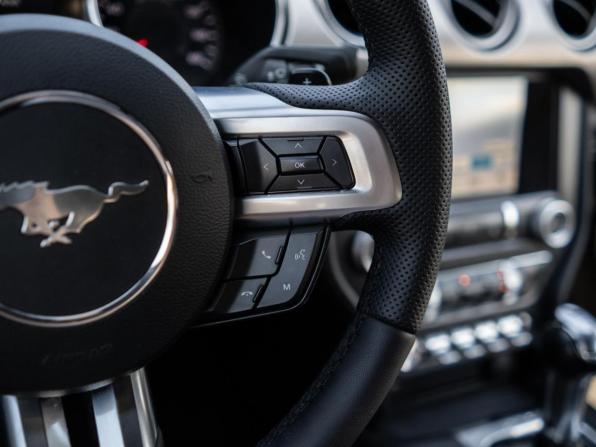 Ford Mustang VI Рестайлинг с пробегом 2019 года, цена 3 399 000 рублей, 140907 км, кабриолет, Автокод Объявления