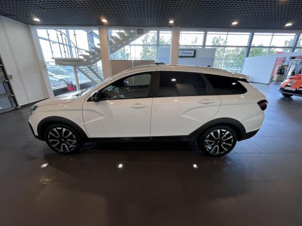 Lada (ВАЗ) Vesta I Рестайлинг (NG) с пробегом 2024 года, цена 1 497 000 рублей, 29346 км, универсал, Автокод Объявления