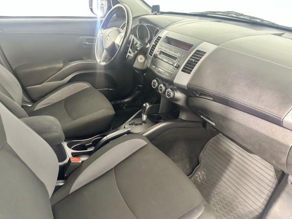 Mitsubishi Outlander II Рестайлинг с пробегом 2011 года, цена 970 000 рублей, 172122 км, внедорожник, Автокод Объявления