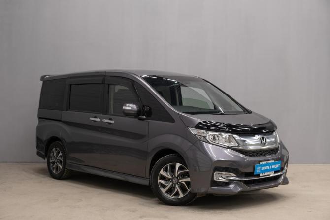 Honda Stepwgn V с пробегом 2017 года, цена 1 889 000 рублей, 136815 км, минивэн, Автокод Объявления