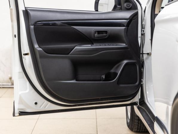 Mitsubishi Outlander III Рестайлинг 3 с пробегом 2019 года, цена 1 998 000 рублей, 150320 км, внедорожник, Автокод Объявления