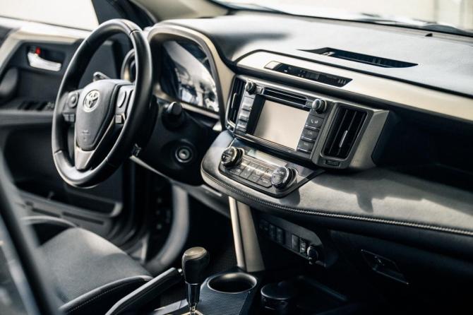 Toyota RAV4 IV (XA40) с пробегом 2013 года, цена 1 670 000 рублей, 201699 км, внедорожник, Автокод Объявления